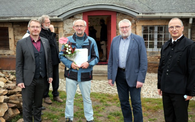 Verleihung des Förderpreises 2020 mit Landrat Matthias Damm und Oberbürgermeister Sven Krüger an das Jugendtechnik Haus Freiberg auf der Pochradanlage am Thurmhofschacht Verleihung des Förderpreises 2020 an der Pochradanlage am Thurmhofschacht